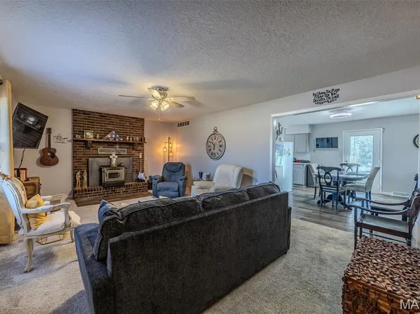 1618 Finn Dr, Lebanon, MO 65536