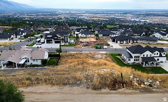 5th image of 1186 W Caribou Ct
