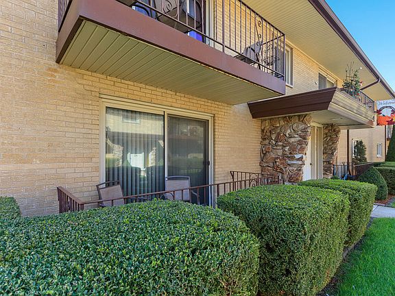 3rd image of 6140 S Kensington Ave #1A