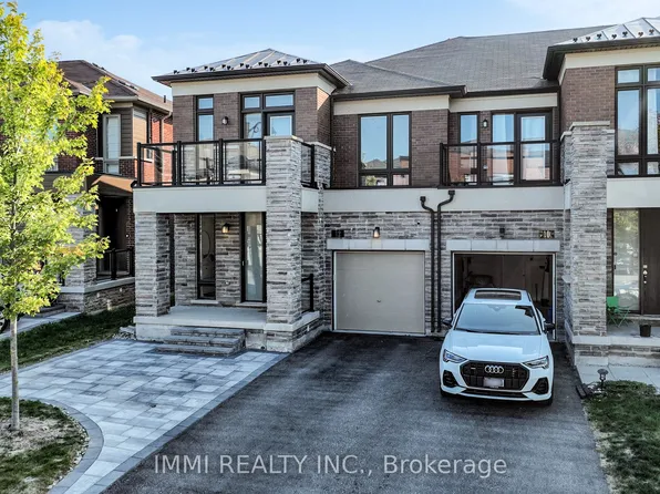 12 Badgerow Way, Aurora, ON L4G 0Z4