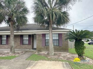 8469 Barrancas St, Navarre, FL 32566