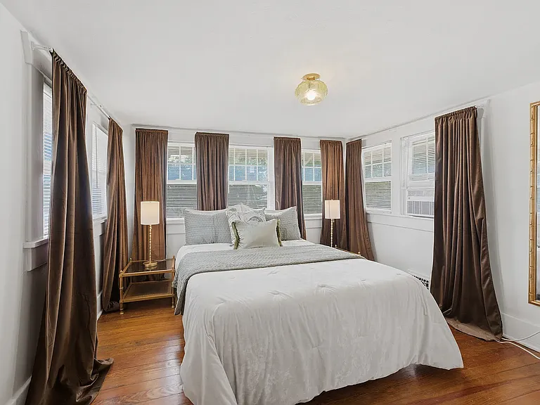 411 N Clifton Ave — Photo 20