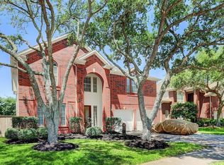 8607 Saratoga Dr, Sugar Land, TX 77479