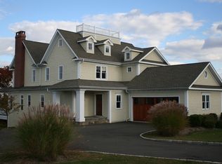 7 Damia Dr, Danbury, CT 06811