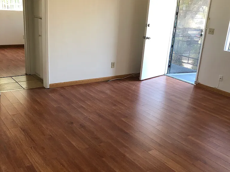 1308 N Los Robles Ave #3 — Photo 2