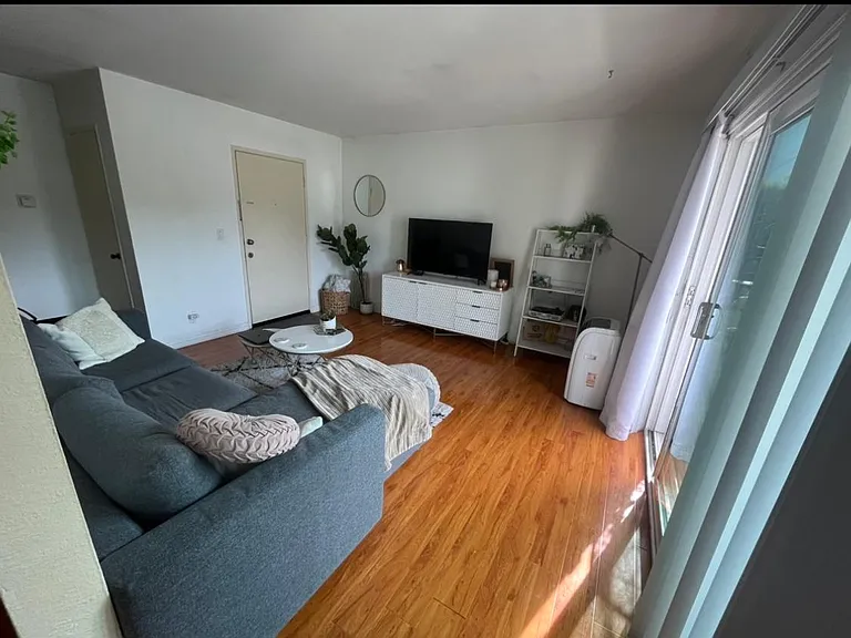 10842 Landale St #6 — Photo 11