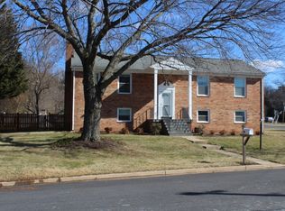 101 Saint Bernard Dr NE, Vienna, VA 22180