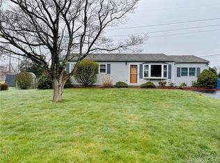 27 Blueberry Hill Rd, Norwich, CT 06360