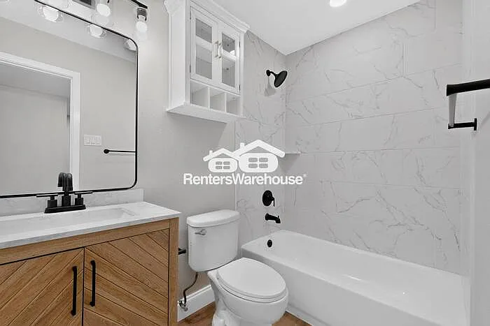1004 Whitehall Dr — Photo 32