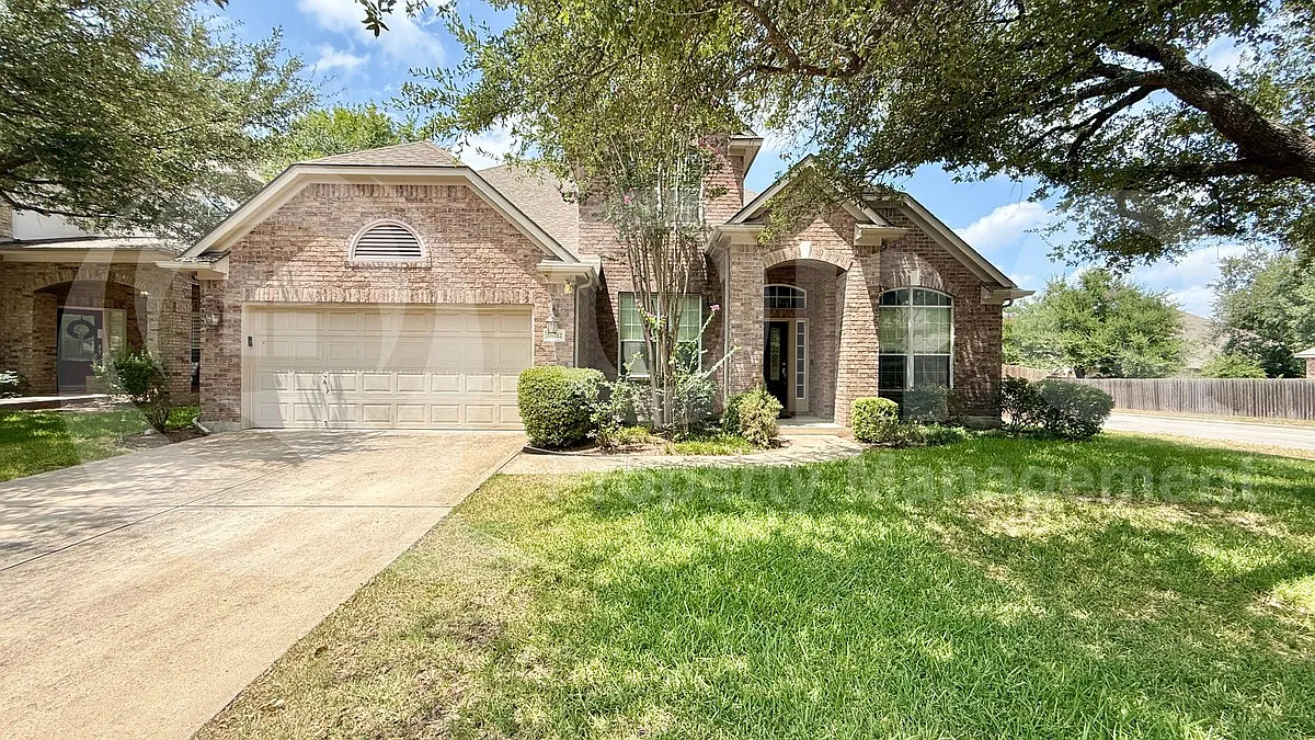4 bed, 3.5 bath, 3255 sqft, $2,999 — Photo 1