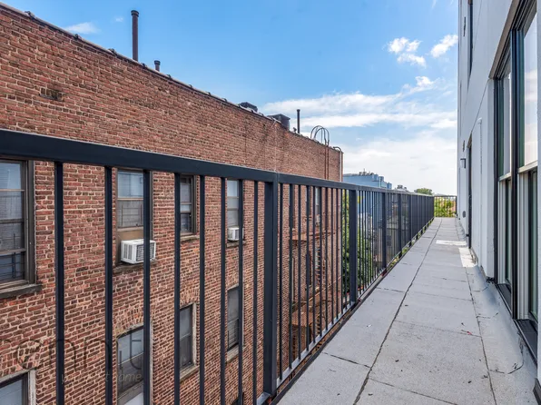 320 Linden Boulevard image 6 of 30