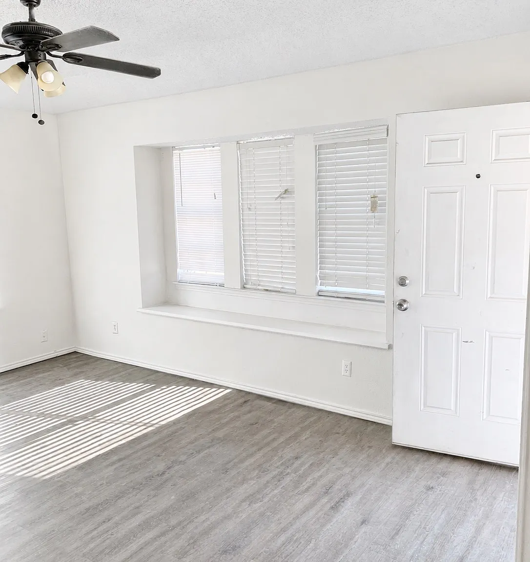 411 Matt Ln — Photo 2