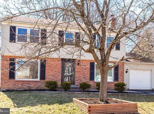 517 Merlins Ln, Herndon, VA 20170