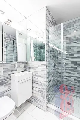 Rented by Century 21 Premier  | media 9