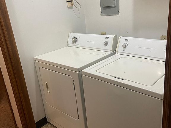 Washer Dryer included