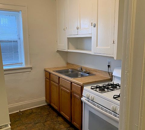 5th image of 2820 Mayfield Rd APT 106