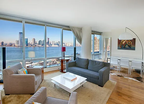 Rented by Warburg | media 10