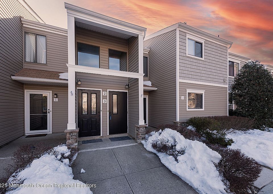3 Iris Court