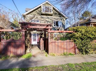 1152 Chapman St, Victoria, BC V8V 2T6