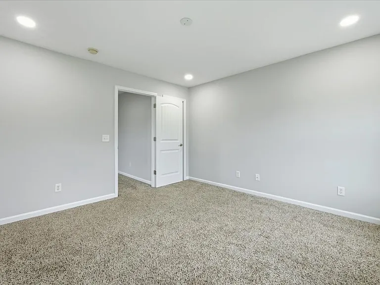 8 Woods Way — Photo 8