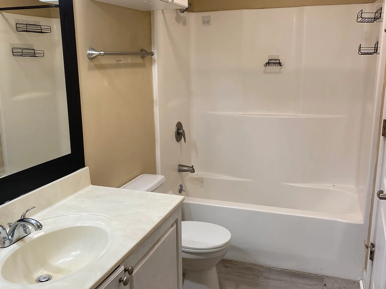 3 bed, 1446 sqft, $1,650 — Photo 2