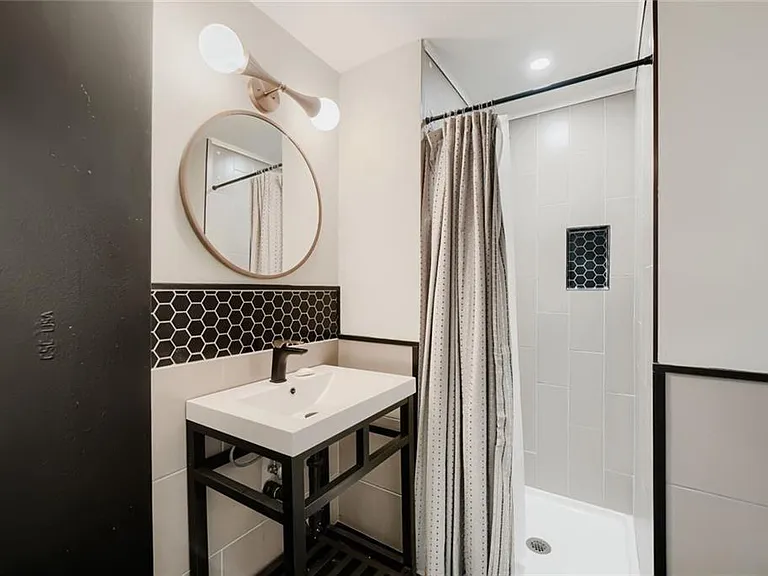 5200 Peachtree Rd #3208 — Photo 15