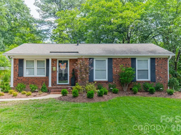 3723 Litchfield Rd, Charlotte, NC 28211