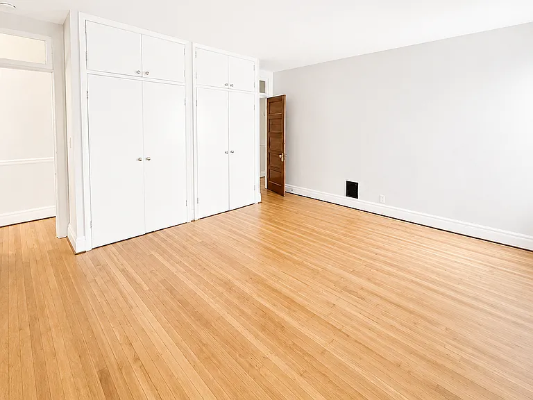 261 Richmond Ave #2 — Photo 3