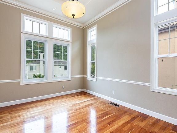 5th image of 22 Pepper Creek Way