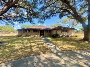 105 Adkins Rd, Refugio, TX 78377
