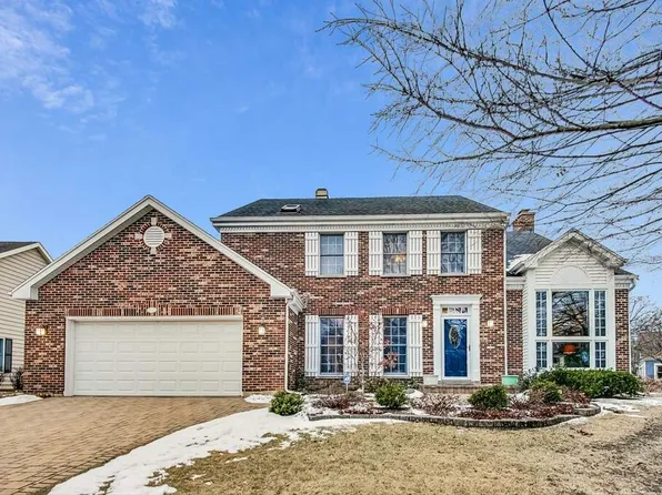 2142 Charter Point Dr, Arlington Heights, IL 60004