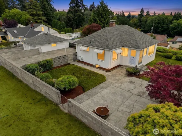 15852 7th Avenue SW, Seattle, WA 98166