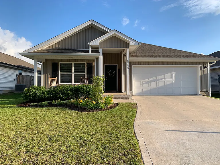 5240 Peach Dr — Photo 1