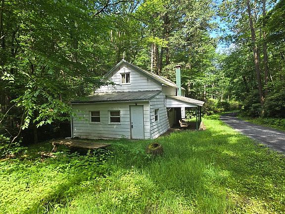 3rd image of 212 Thickhead Mountain Rd