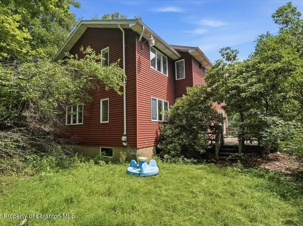 25 Fitzpatrick Rd, Lake Ariel, PA 18436