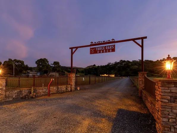 19963 Hale Ave, Morgan Hill, CA 95037