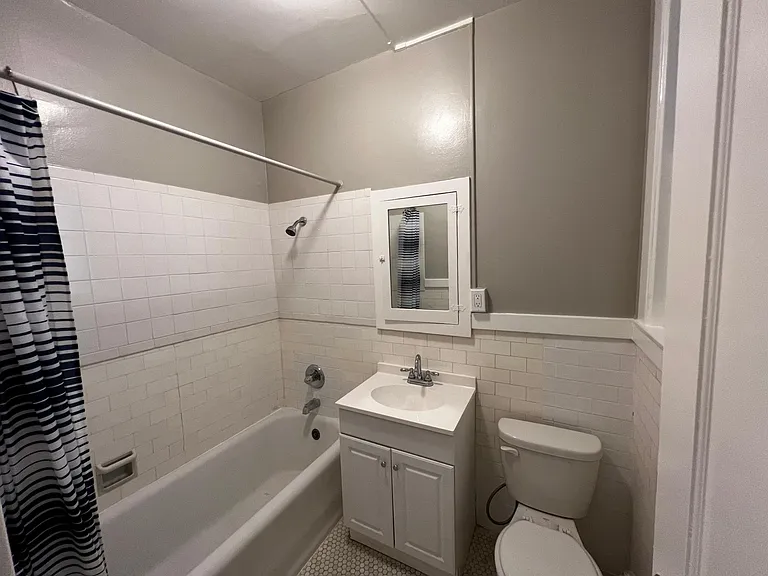 2380 Washington St #1 — Photo 4