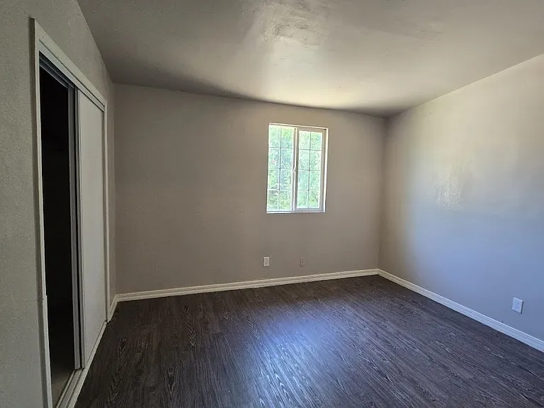 2137 W Dayton Ave — Photo 17