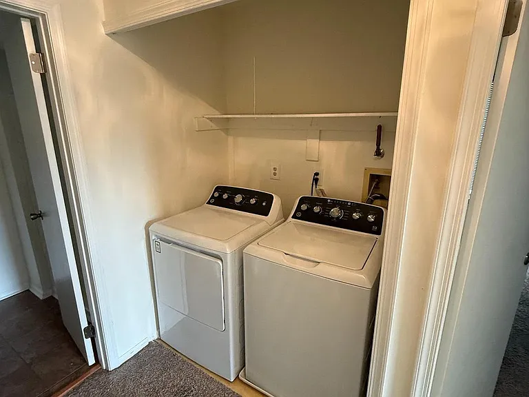 339 Georgia Ct — Photo 8