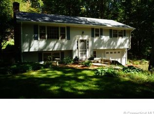 92 Schofield Rd, Willington, CT 06279