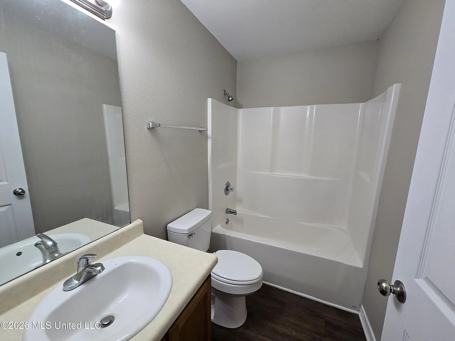 3 bed, 2.0 bath, 1150 sqft, $1,200 — Photo 4