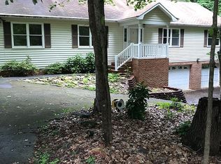 2206 Burgess Rd, Winston Salem, NC 27106