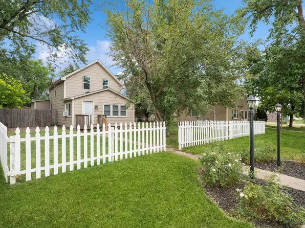 718 Jackson Ave NW, Elk River, MN 55330