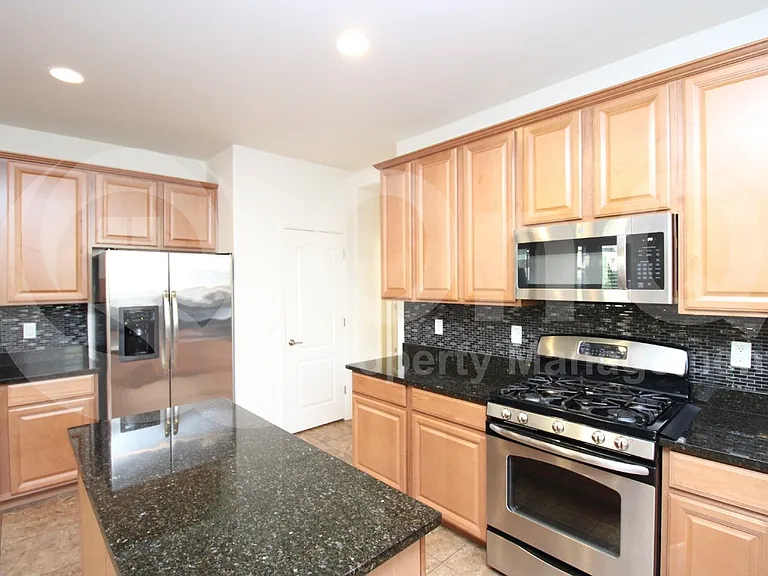 4535 S Ellesmere St — Photo 3