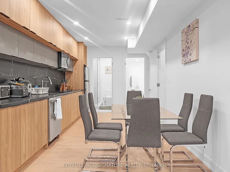 31 Edinburgh Dr — Photo 7