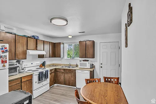 1039 N 150 W Photo 1