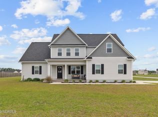 424 Fawn Meadow Dr, Richlands, NC 28574