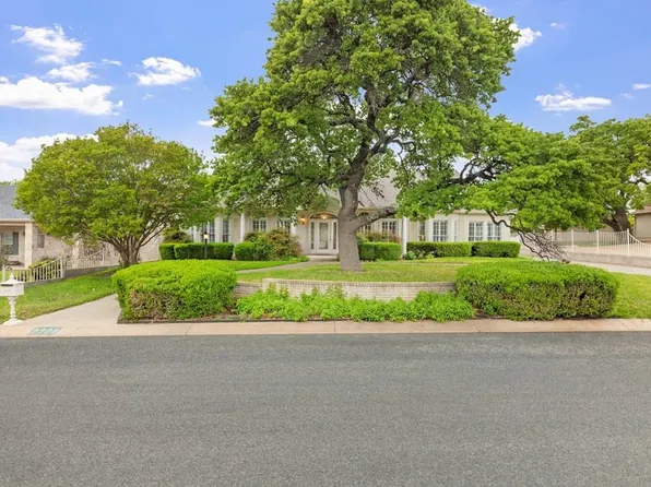 2208 Amberstone, Fredericksburg, TX 78624