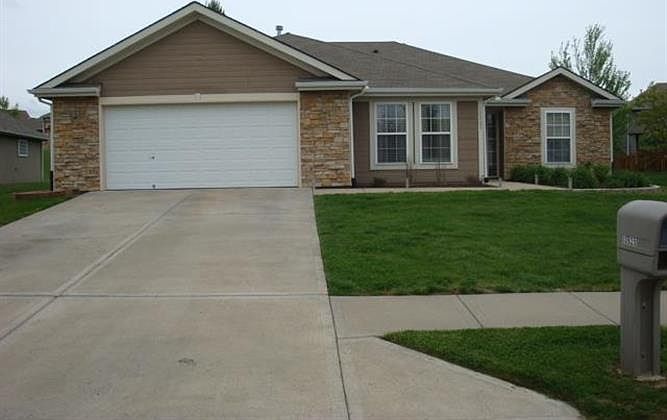 1st image of 13925 Cole Crossing Ct