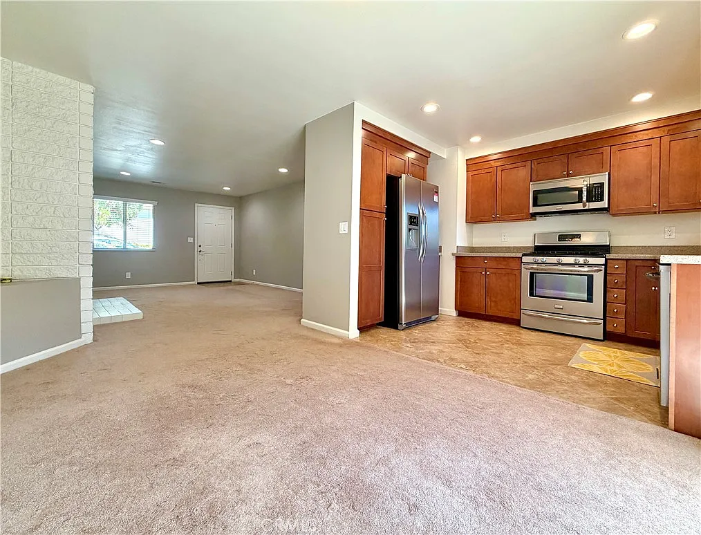 2 bed, 900 sqft, $2,750 — Photo 4